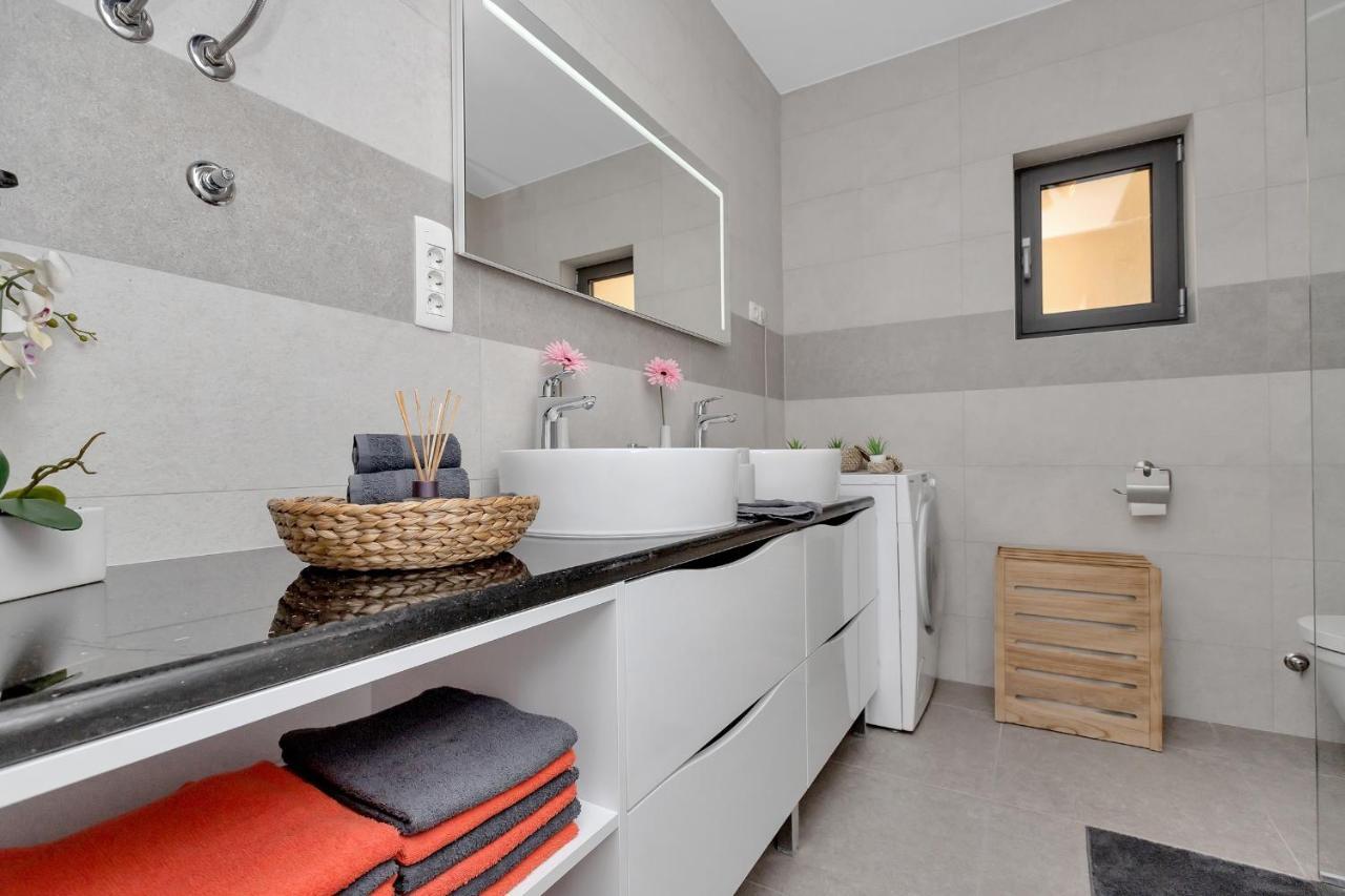 Luxury Apartment Sidro With Free Beach Parking Makarska Exterior foto